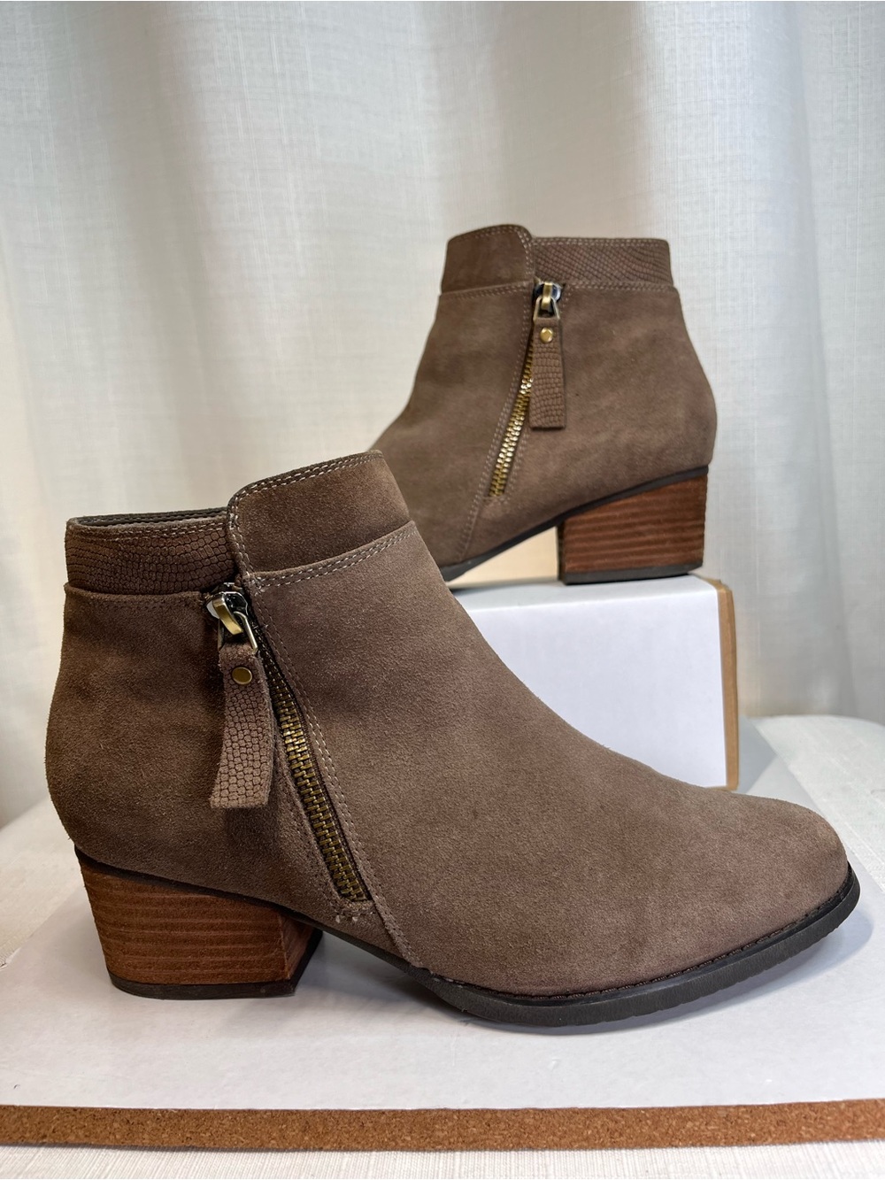 Blondo Waterproof Taupe Suede Ankle Boots Size 7M Stacked Block Heel
